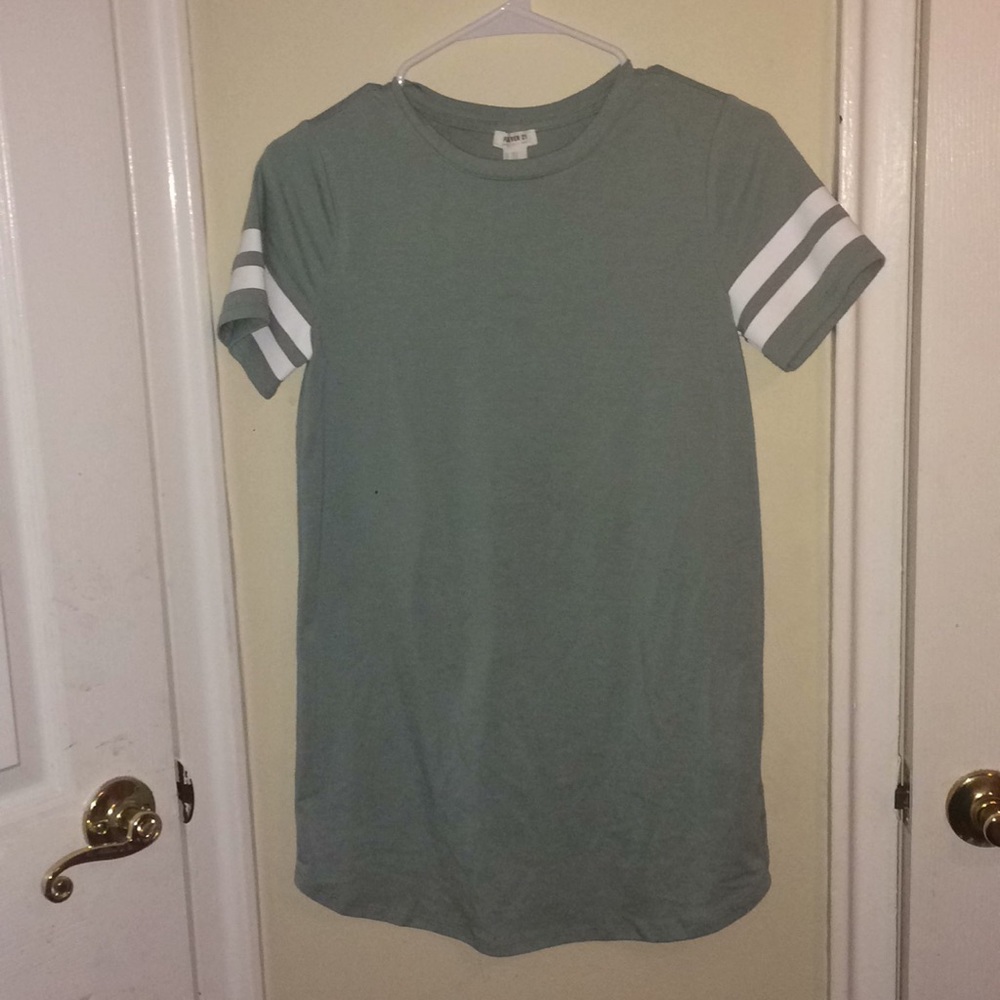 Forever 21 dress shirt